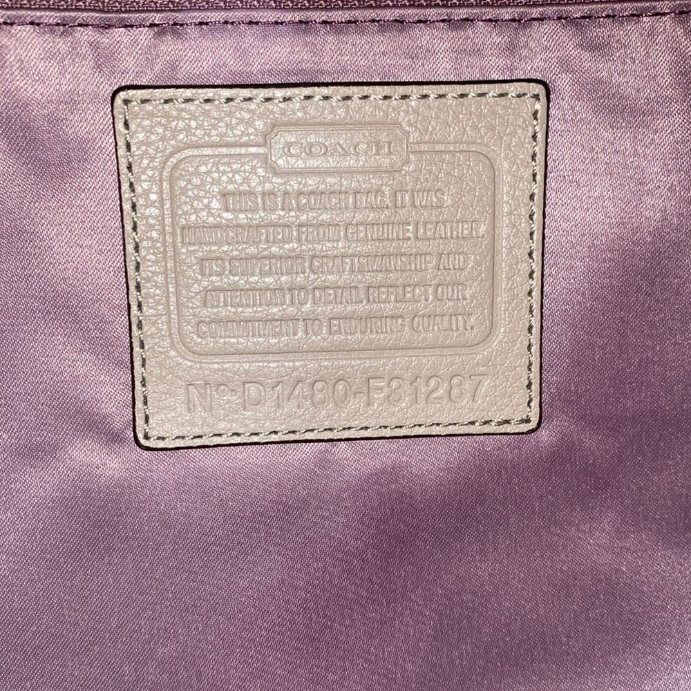 COACH New York F23309 Avery Pebble Grain Leather Large Hobo - Picture 15 of 15